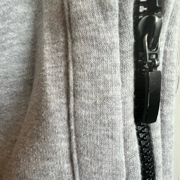 PrettyLittleThing Recycled Ash Grey Oversized Zip Front Sweatshirt - Picture 7 of 7